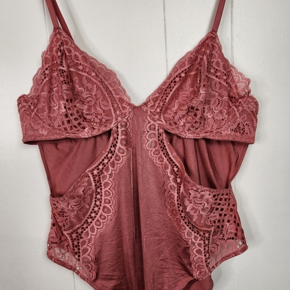 La Senza Lace Bodysuit Lot Pink Purple Lace Lingerie Teddy Size Medium Underwire - Picture 8 of 13